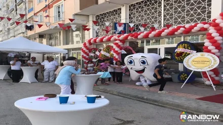 Bursa'da yapılan etkinlik için profesyonel balon süsleme düzenlemesi. Organizasyon balon süsleme hizmetimizle fark yaratın.