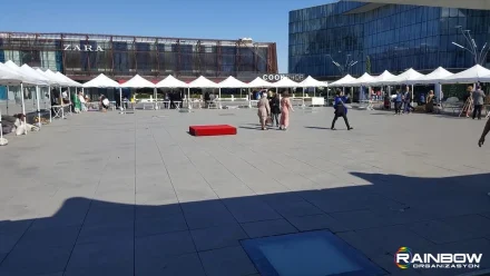 Bursa'da kurulan geniş çadırlar ve çardaklar ile kusursuz bir organizasyon çadır kiralama örneği.