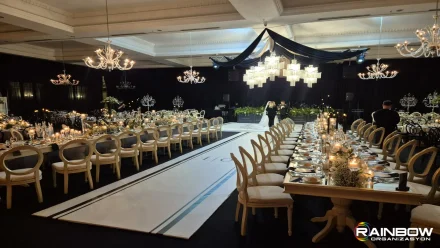 Rainbow Bursa Organizasyon tarafından tasarlanan, Bursa'daki bir mekanda gerçekleşen şık ve detaylı bir davet organizasyonu