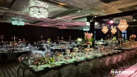 Rainbow Bursa Organizasyon tarafından tasarlanan şık ve profesyonel düğün davet süsleme konsepti.