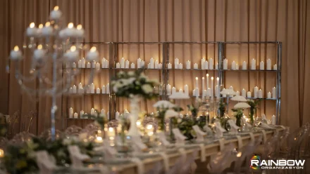Bursa'da Rainbow imzasıyla tasarlanmış, romantik ve detaylı düğün davet süsleme dekorasyonu.