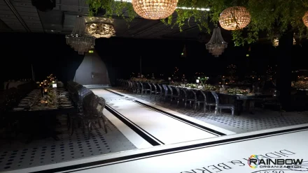 Rainbow Bursa Organizasyon tarafından tasarlanmış şık ve modern bir nişan ve düğün organizasyonu konsepti.