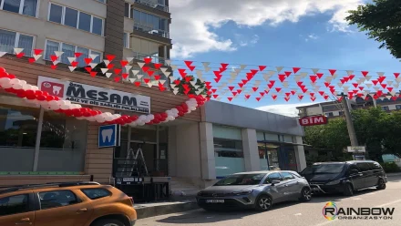 Rainbow Bursa Organizasyon tarafından planlanan şık ve görkemli bir açılış organizasyonu anı. Bursa'nın yeni mekanının