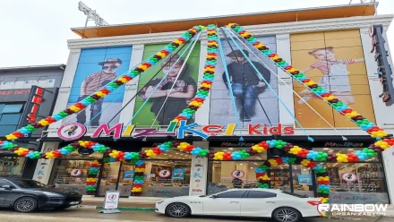Rainbow Bursa Organizasyon tarafından düzenlenen, Bursa'daki yeni bir işletmenin profesyonel kurdele kesimi töreni.