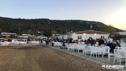 Bursa'da büyük organizasyonlar için kaliteli masa sandalye temini ve eksiksiz kurulum hizmetleri.